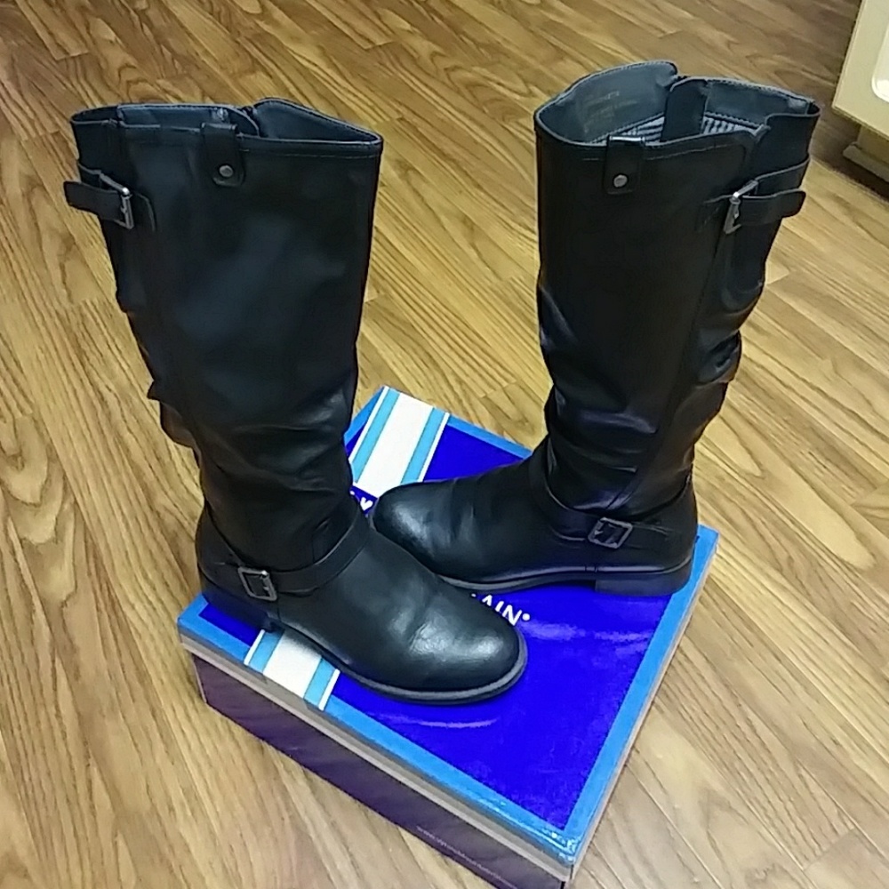 Riding boots